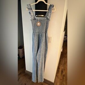 Bibi smocked washed denim jumpsuit sz xl nwt.